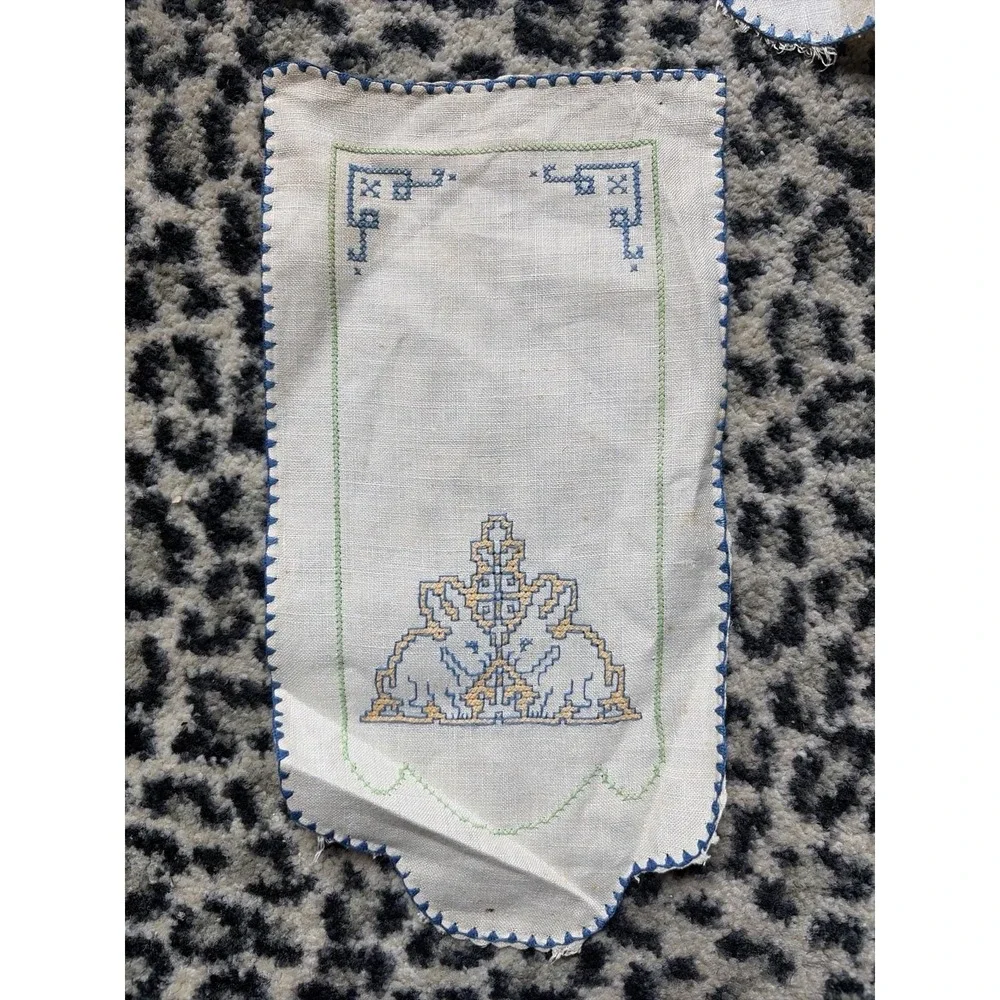 Embroidered Dresser Set 3 Pc Blue Gold Linen Scalloped Vanity Set‎ Bunny VTG
